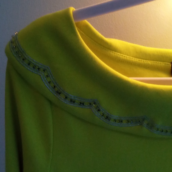 Top - Picture 2 of 2